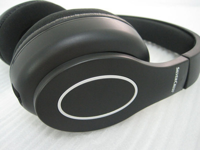 引領(lǐng)無(wú)線音頻潮流 禹欣鑫電子出口高檔2.4G全數(shù)字無(wú)線耳機(jī)解析